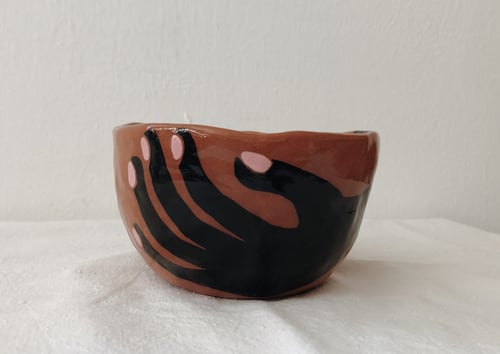 Image of black hand on :: pinched mini bowl
