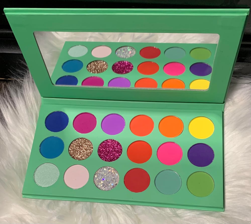Image of Green Tingz eyeshadow palette