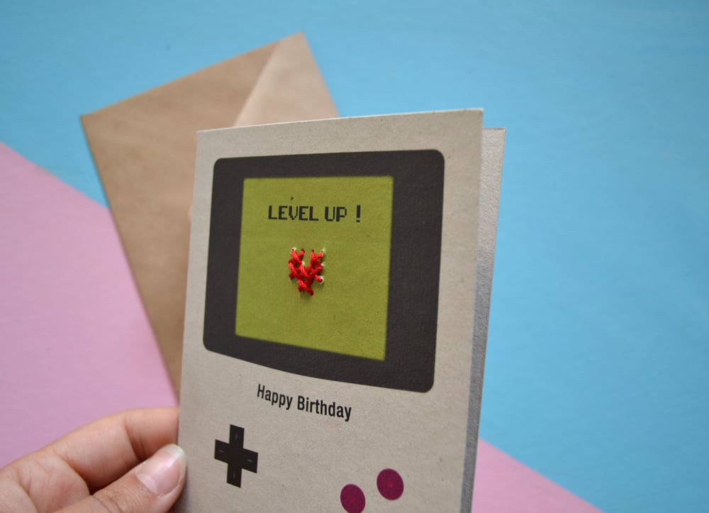 Carte brodée GameBoy - Happy Birthday