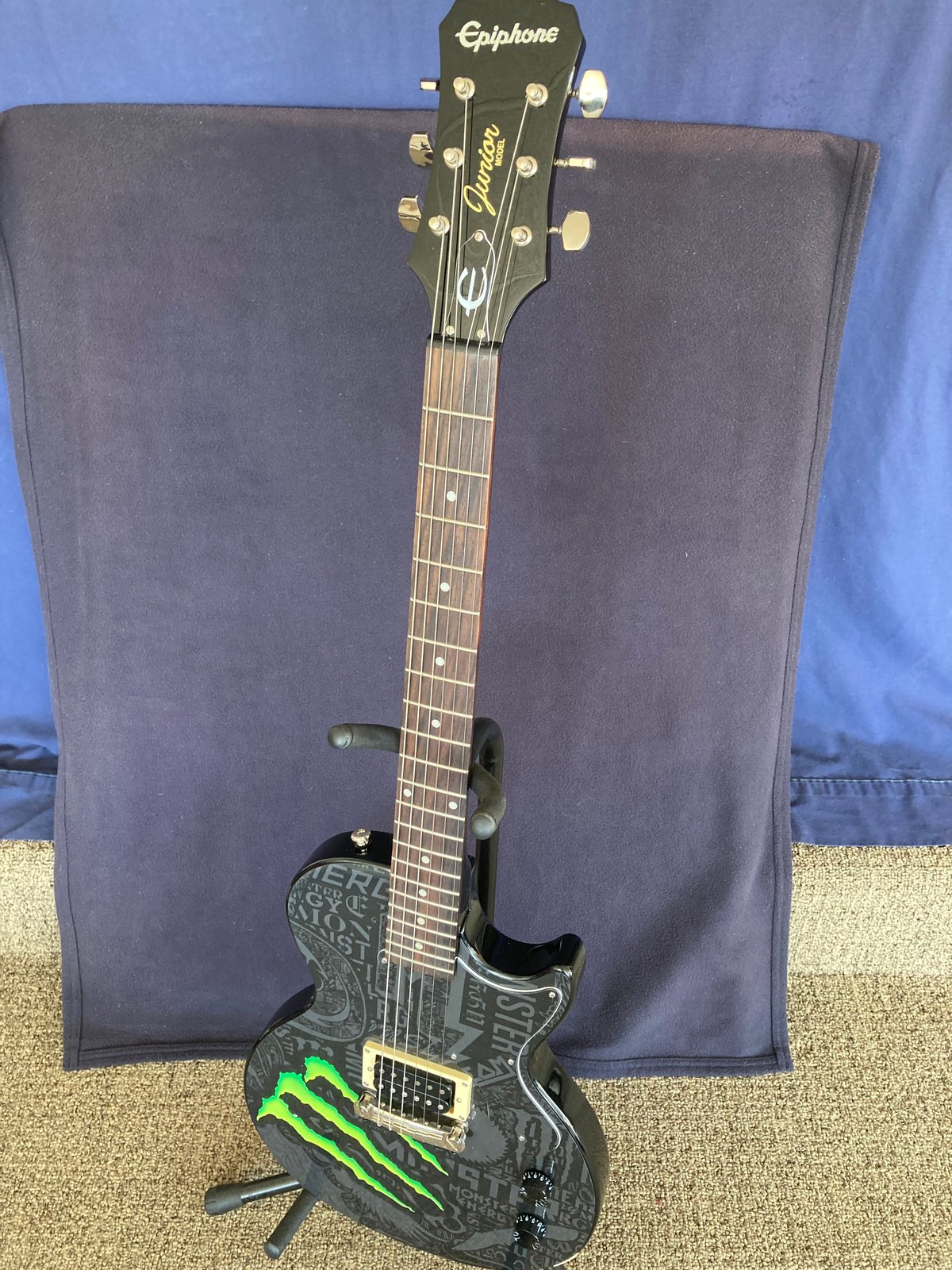 epiphone 6 string electric guitar