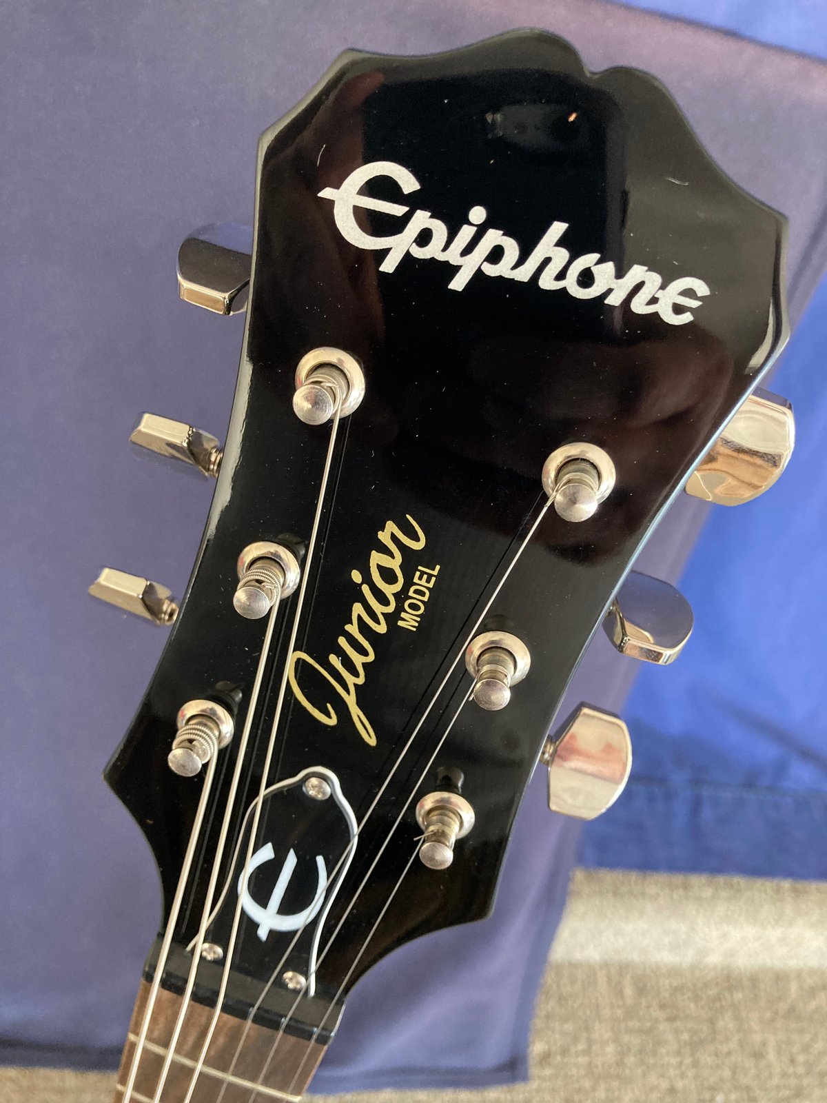 epiphone 6 string electric guitar