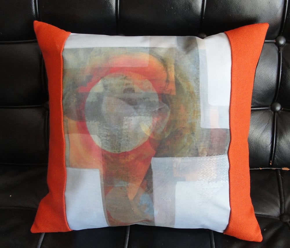 Image of 'Receding' cushion