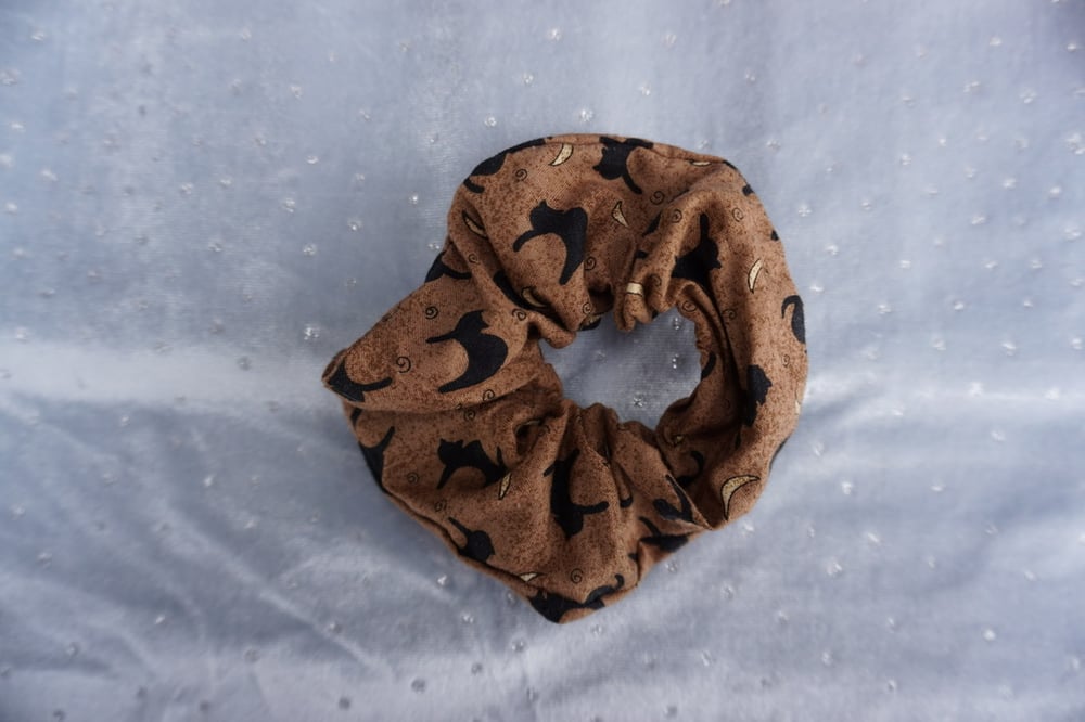 Image of Scaredy-cat Scrunchie 