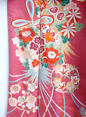 Image of Rosa silke kimono med kirsebærblomster