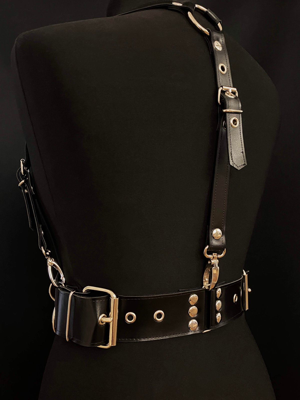 Studded waist cincher harness