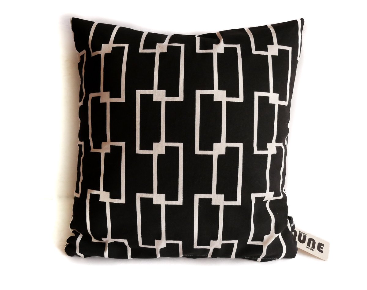 Image of Chain Design Pillow