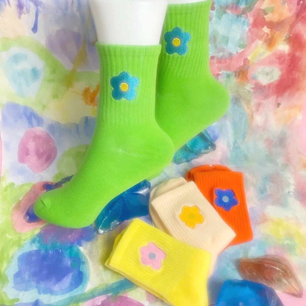 Image of FLOWER CHILD SOCKS