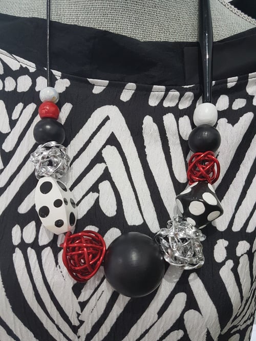 Image of black and white and red mix necklace