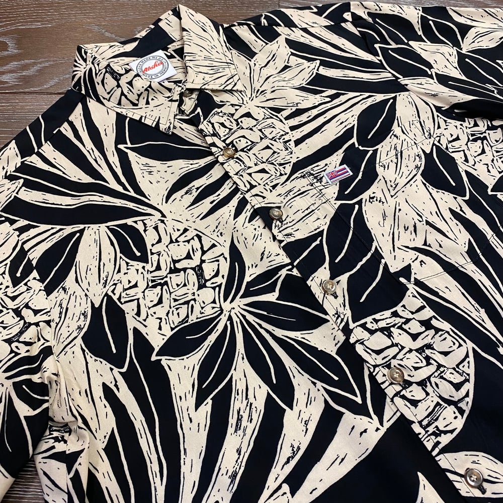 Image of Ku'u Maka Black Aloha Shirt 
