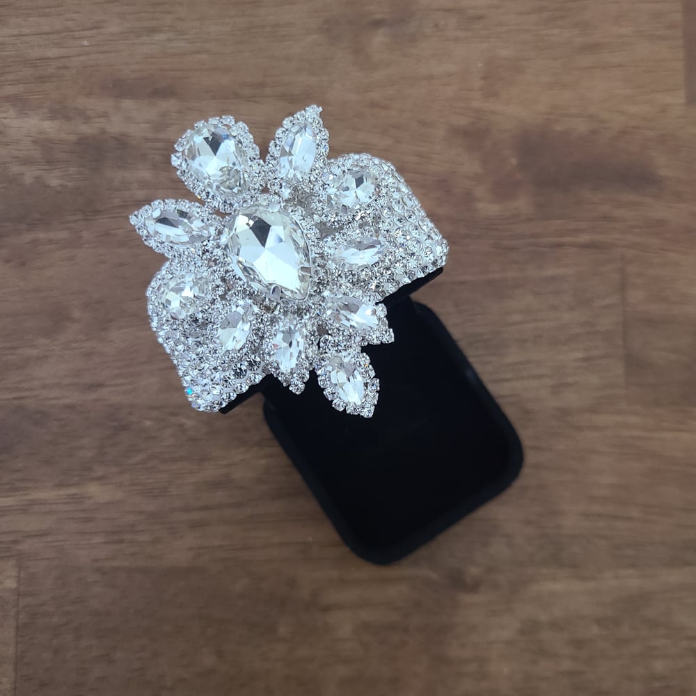 Velvet with a Twist Ring Box