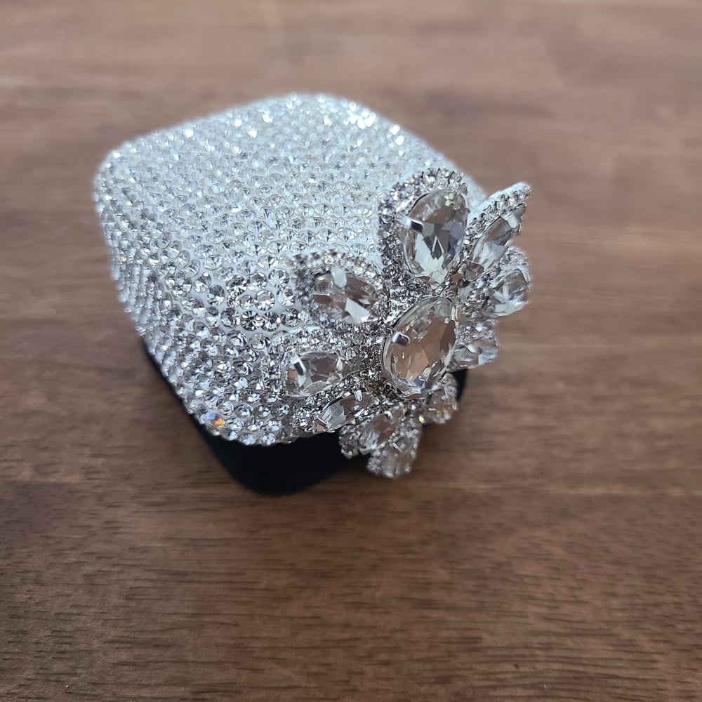 Velvet with a Twist Ring Box