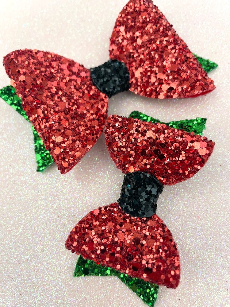 Image of Poppies bow/badge