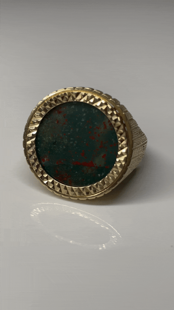 Image of 9K Solid Gold Bloodstone Sovereign Ring