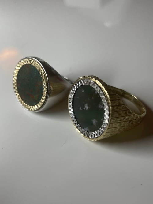 Image of 9K Solid Gold Bloodstone Sovereign Ring