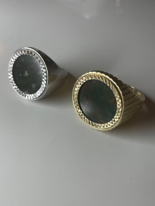 Image of 9K Solid Gold Bloodstone Sovereign Ring