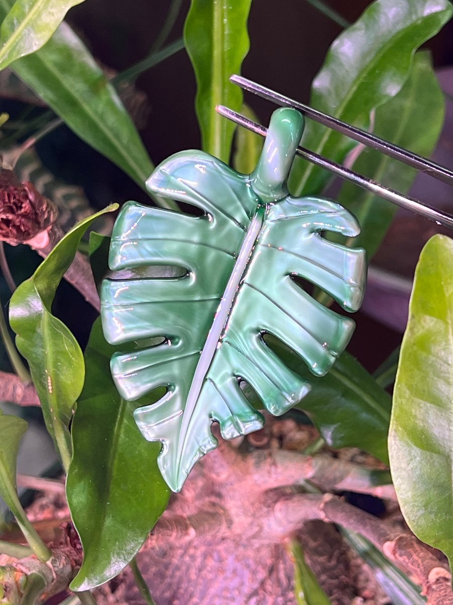 Image of Shiny Green Monstera Leaf Pendant