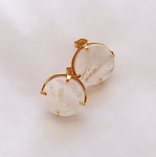 Image of Petites boucles d'oreilles Nacre