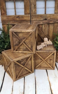 Image 1 of Wooden box brown rustic  40x40 cm