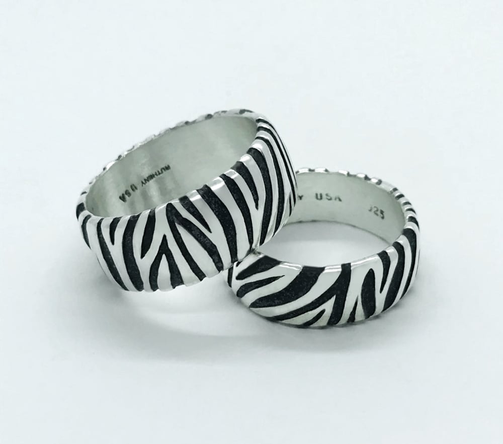 Image of Zebra Texture Ring