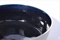 Image 2 of 21cm serving dish with midnight blue interior