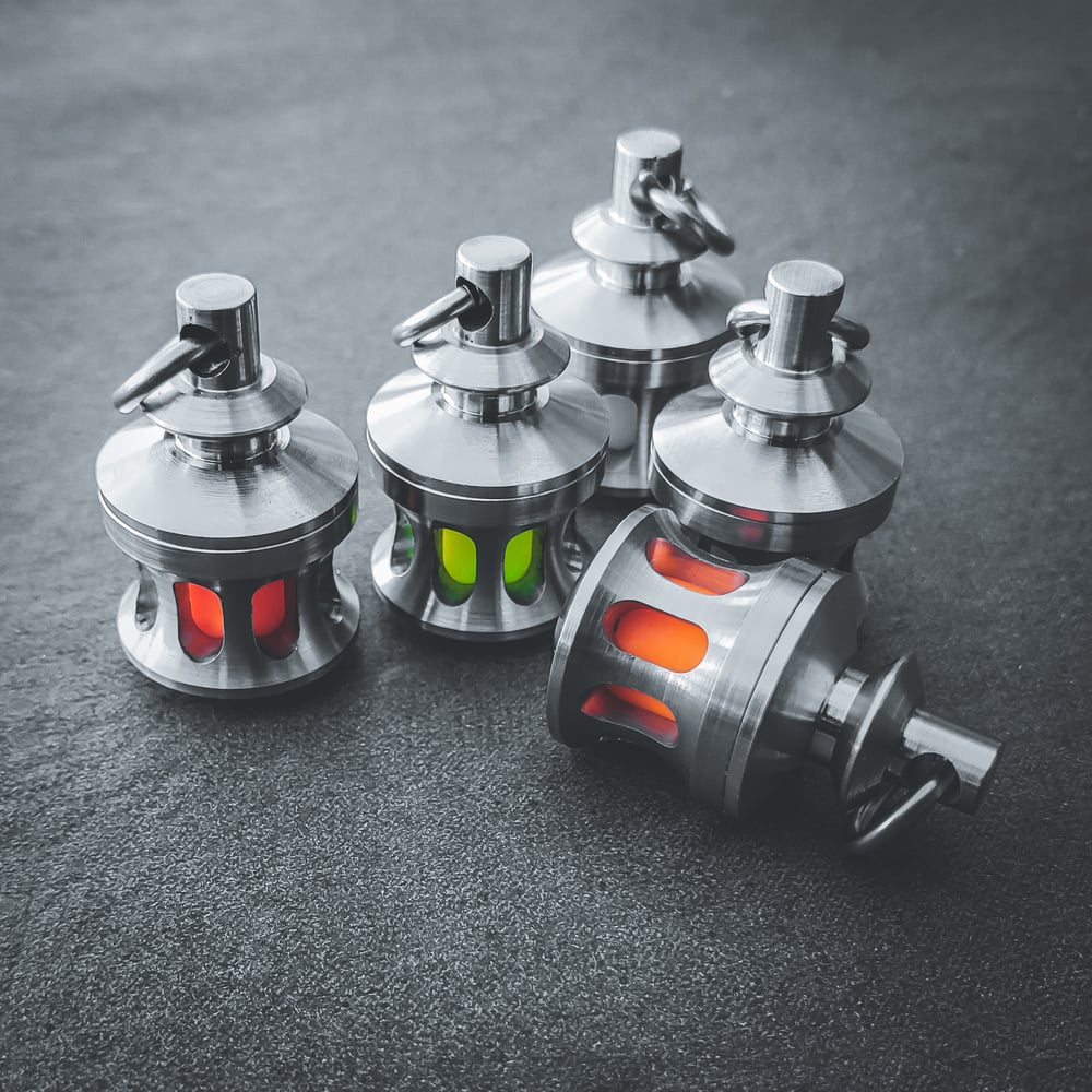 WAYFINDER V2 STAINLESS STEEL