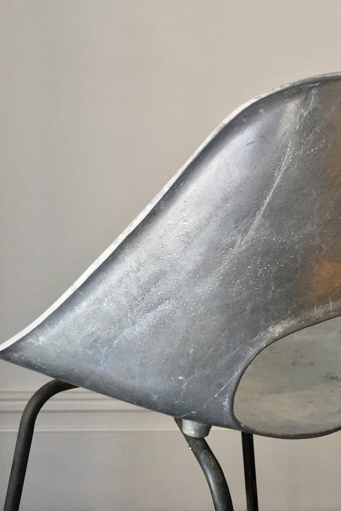 Image of Aluminium Tulipe Chair by Pierre Guariche, France 1950s