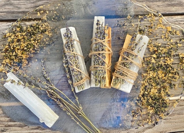 Image of Palo Santo ( Holy Wood ),  Selenite crystal & Lavender bundle 