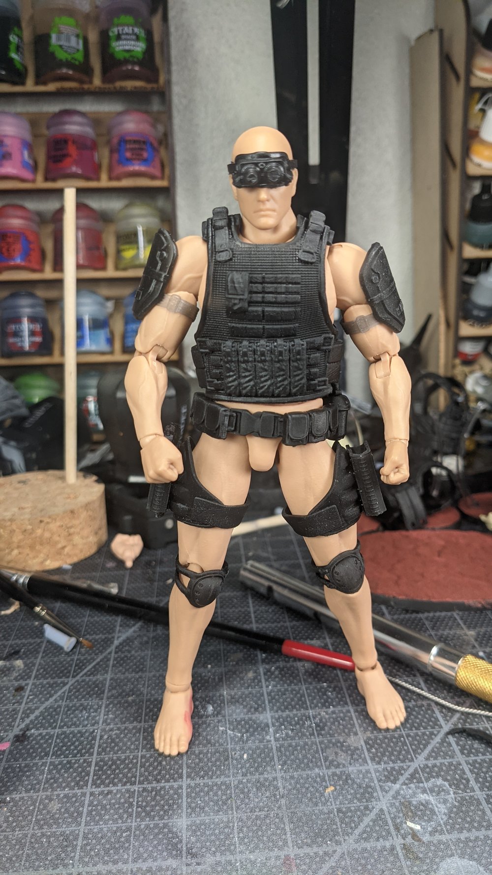 Large tac vest with pouches