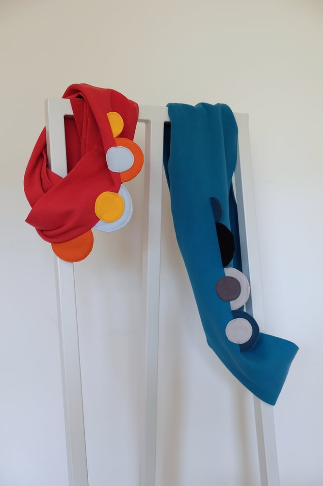 Image of tunnel scarf