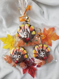 Thanksgiving Fudgeeo cookie turkeys