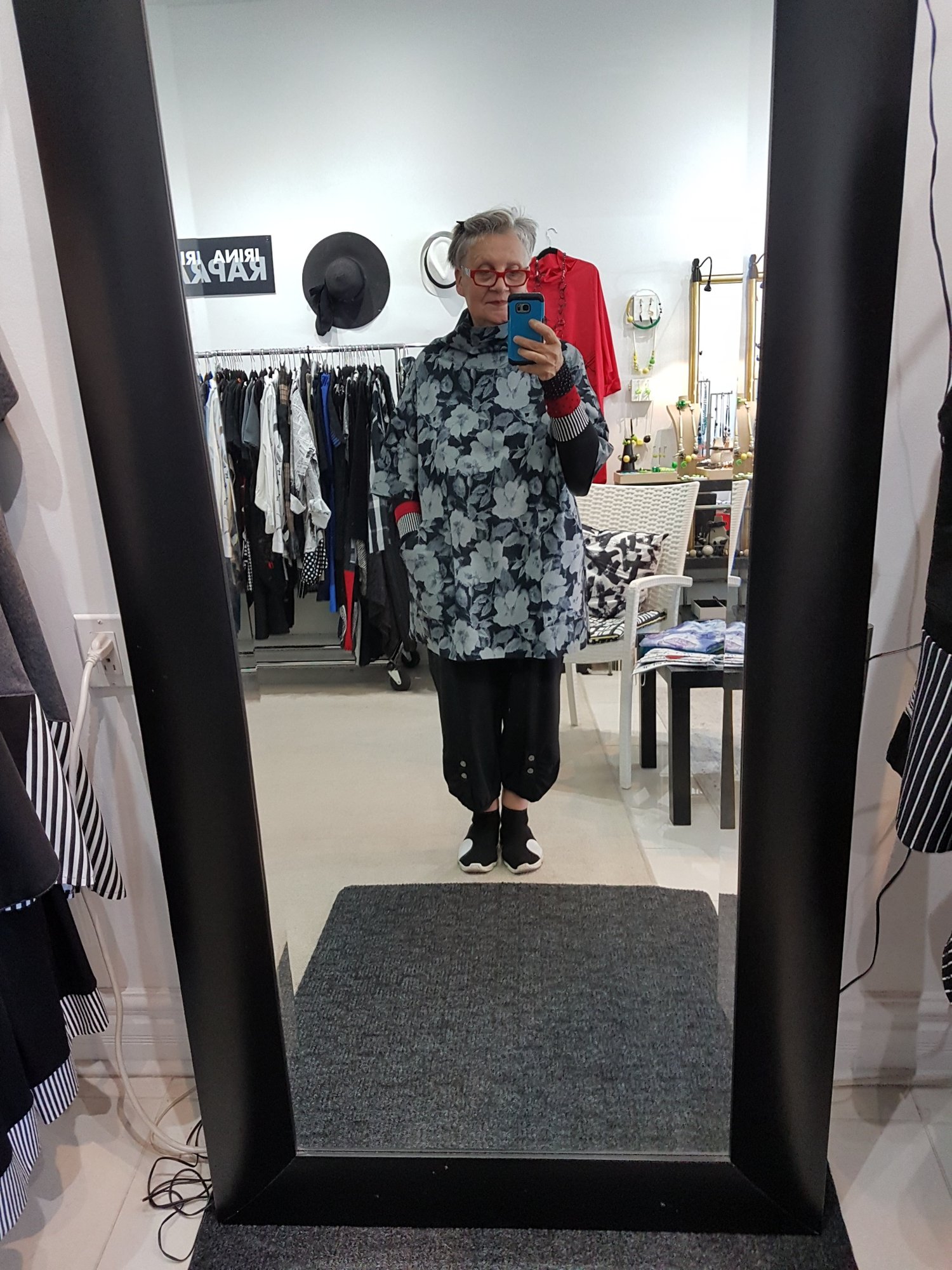 Image of scuba tunic, grey/black