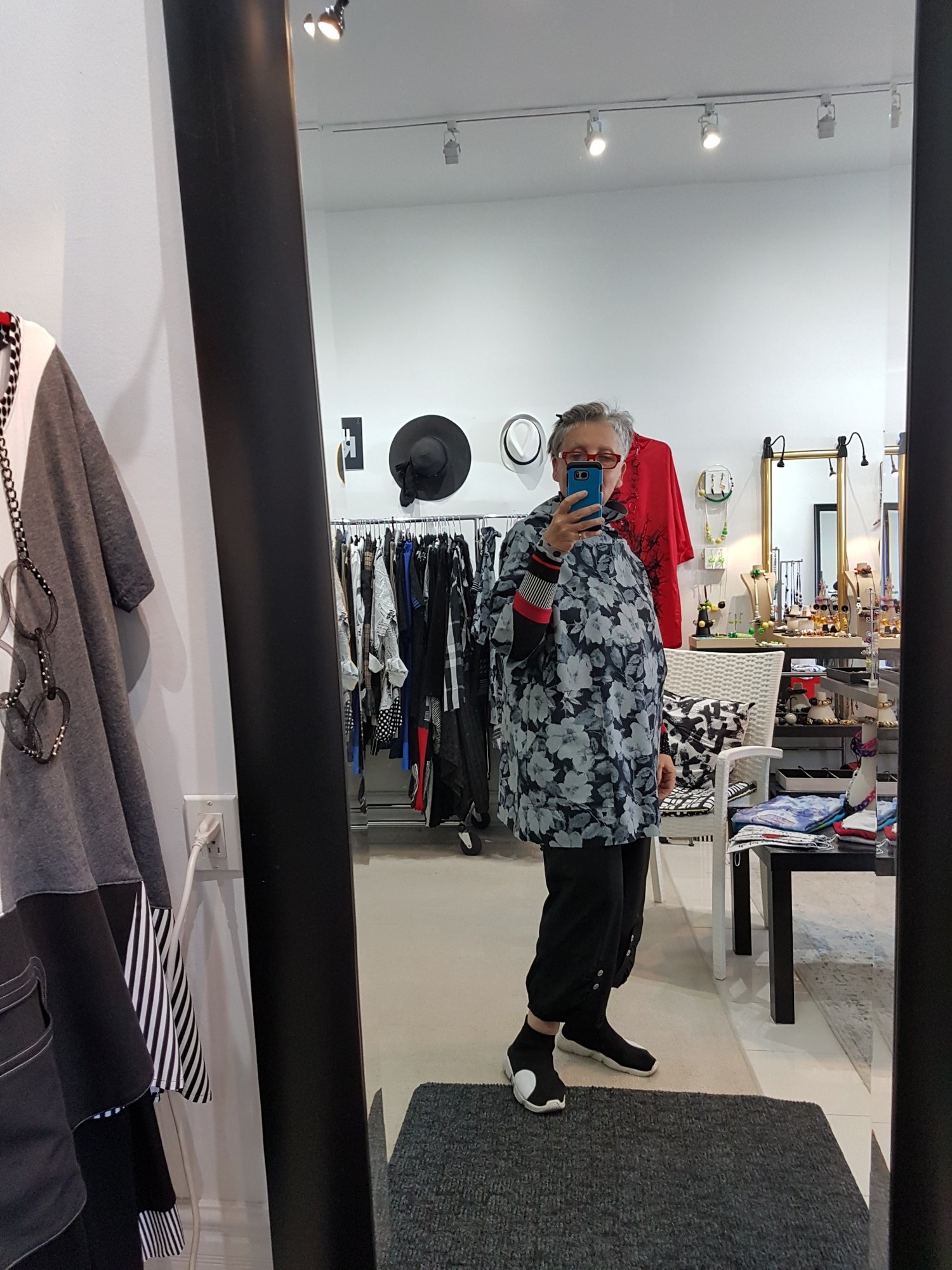 Image of scuba tunic, grey/black