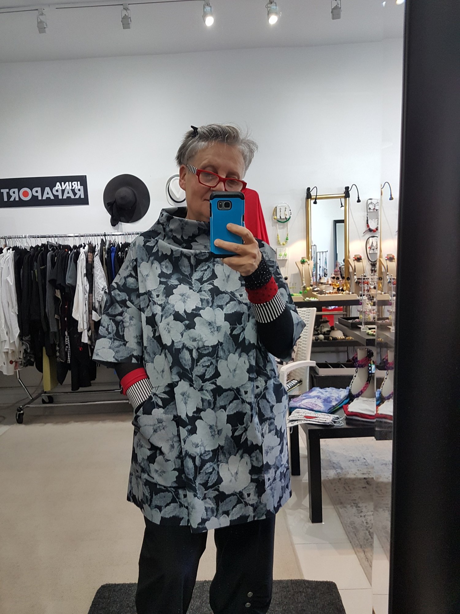 Image of scuba tunic, grey/black