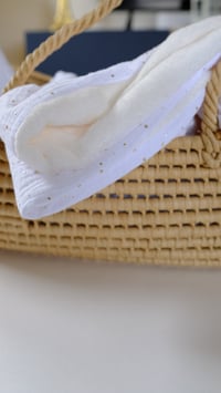 Image 3 of Couverture blanche & pois dorés bébé