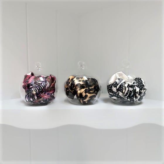 Image of Silk Scrunchie Bow Glass Bauble