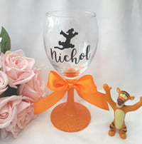 Personalised Tigger glitter wine glass, Personalised Tigger gift, Tigger wine glass