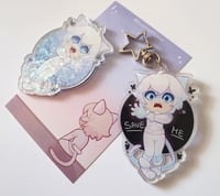 Image 2 of Chat Blanc Charm
