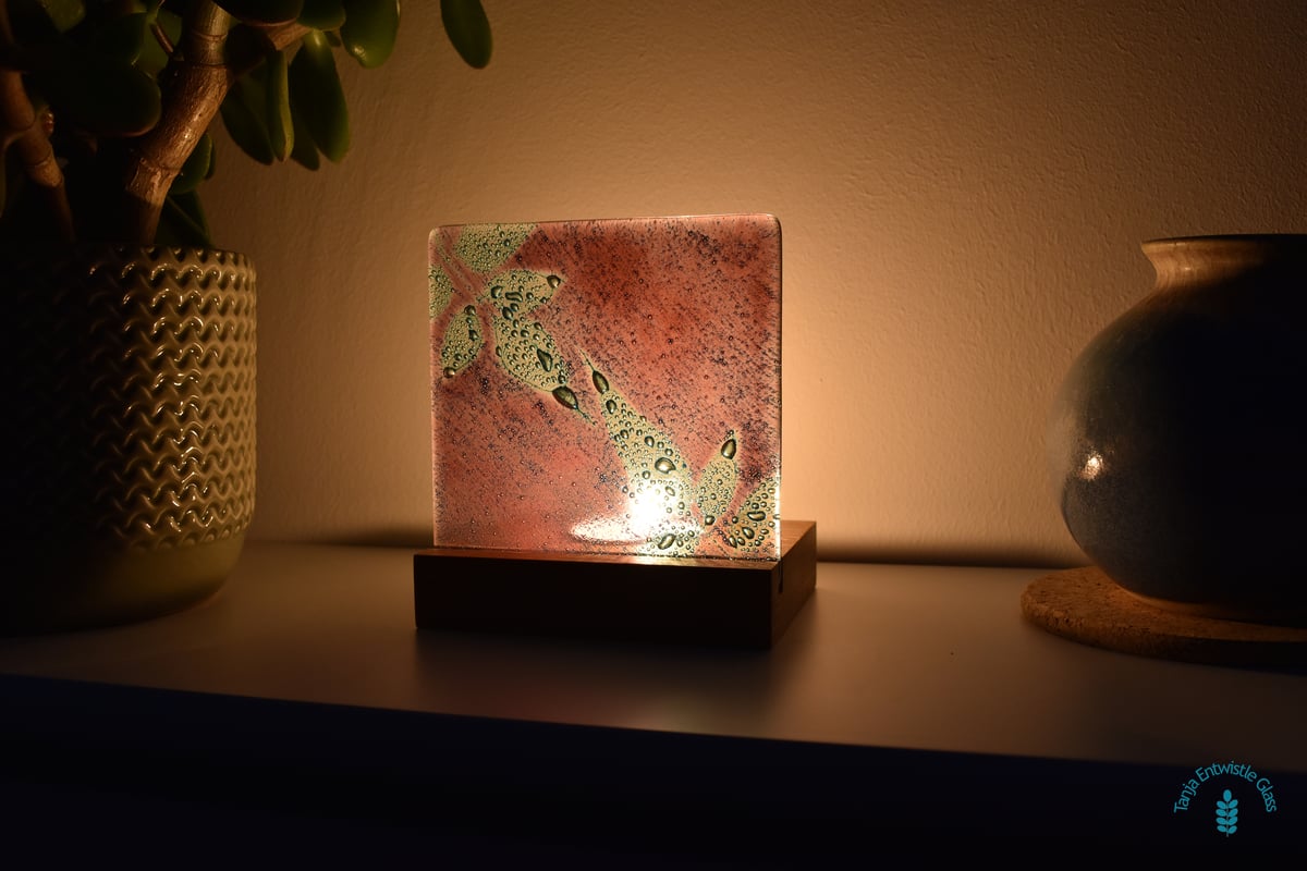 Image of Jasmine Leaf Fused Glass Single T-Light