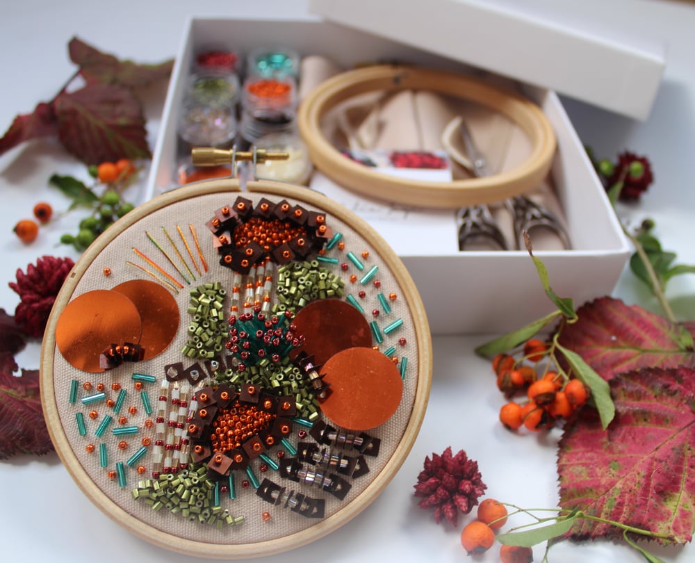 Image of The Field of Berries Bead Box 
