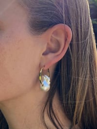 Image 1 of INCI PEARL HOOPS