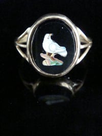 Image 1 of Stunning Victorian 18ct yellow gold dove micro mosaic ring