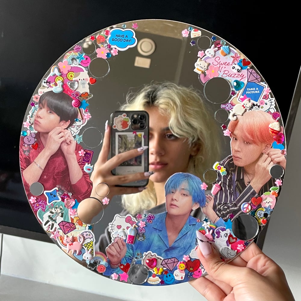 Image of bts maknae line decorated mirror (original)