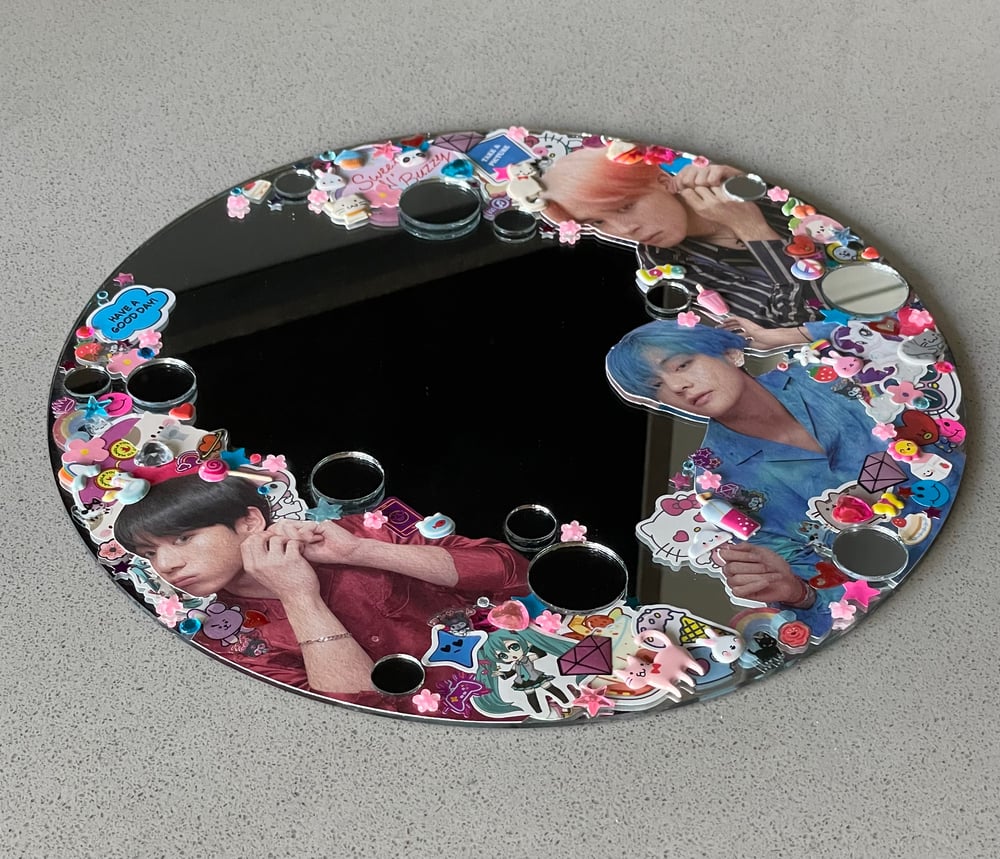 Image of bts maknae line decorated mirror (original)