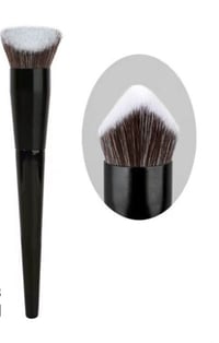 Angled Contouring / Sculpting Brush