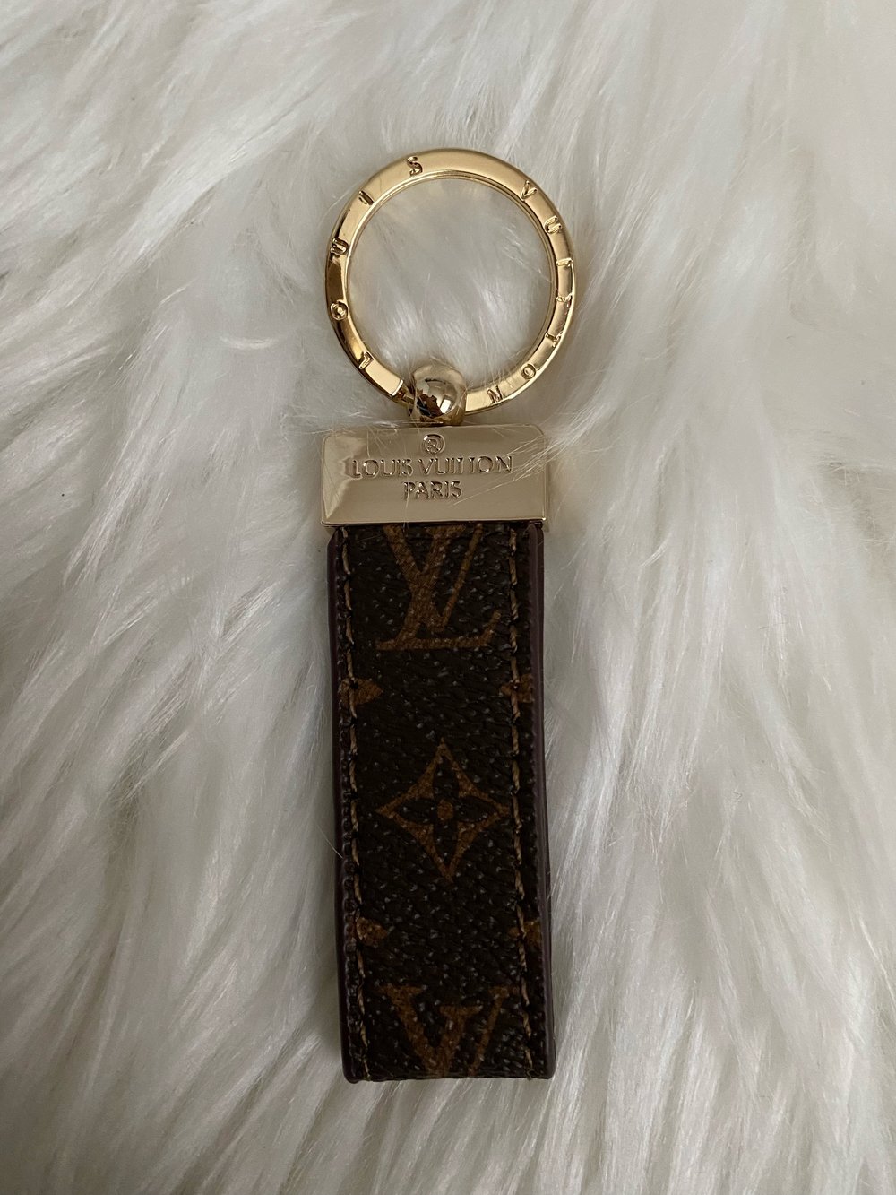 LV KEYCHAIN  ShopBambinaBoutique