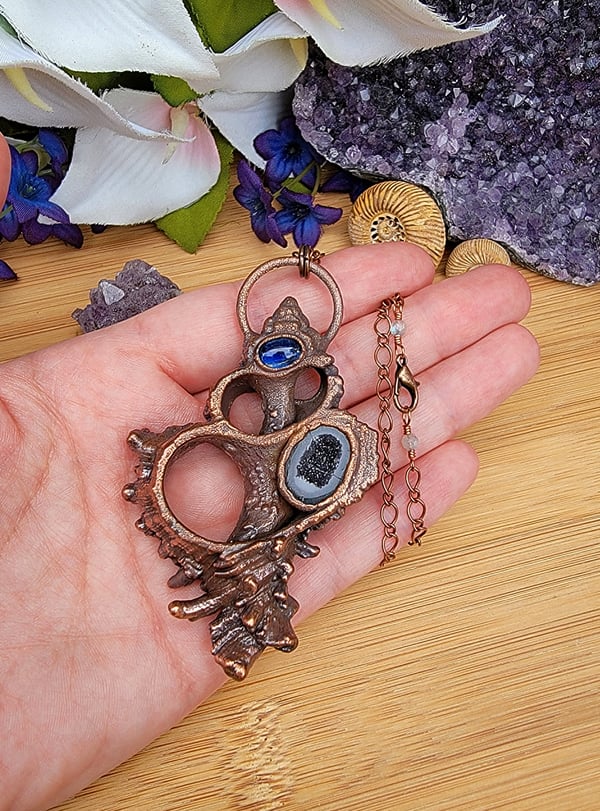 Image of Tabasco Geode + Seashell Pendant #3