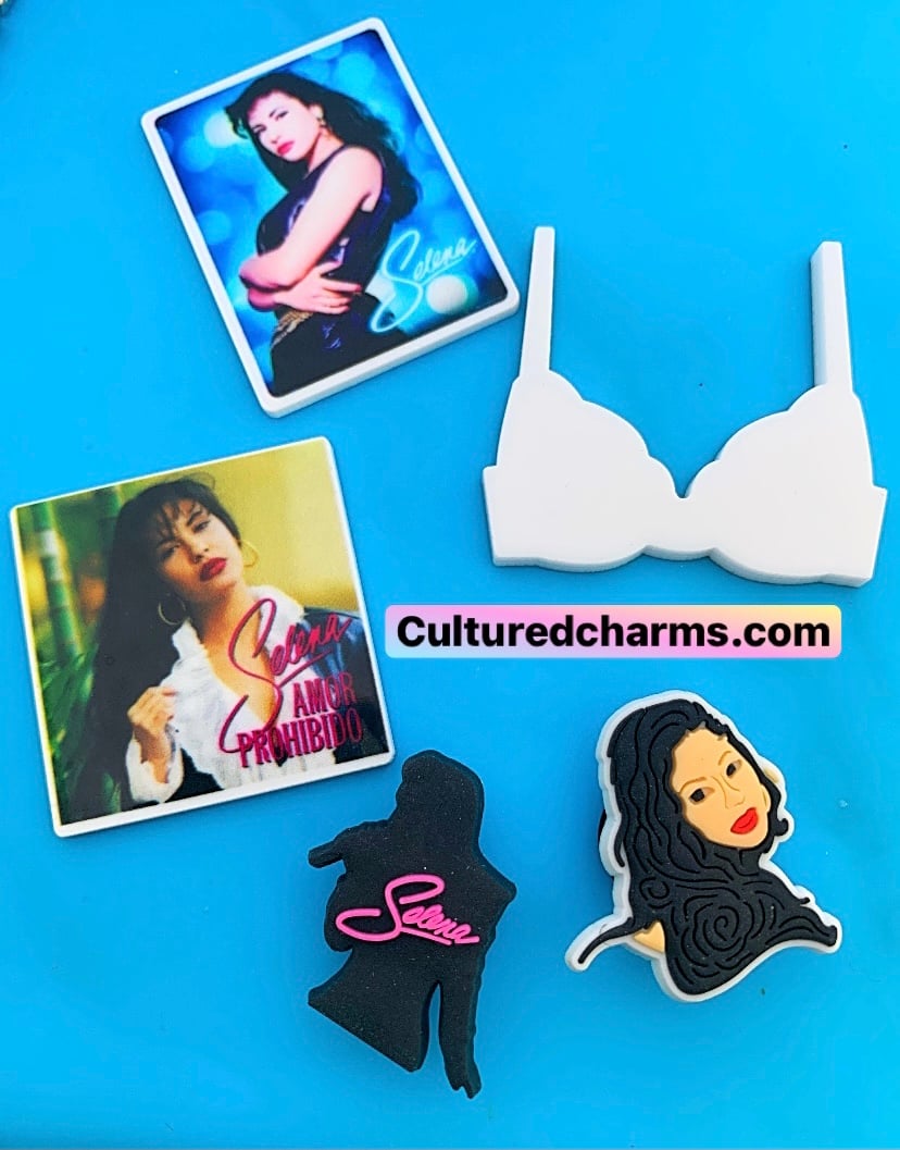 Selena croc charm 2025