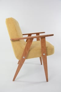 Image 2 of Fauteuil type 366 jaune pale