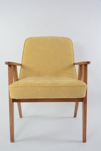 Image 4 of Fauteuil type 366 jaune pale