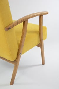 Image 4 of Fauteuil courbé jaune